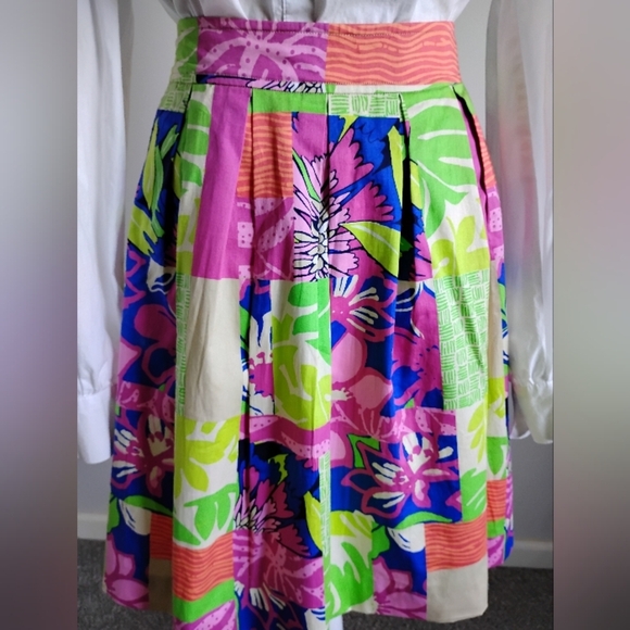 Lilly Pulitzer Classic Pleated Skirt Knee Length Colorful Pockets Size 2 - Picture 4 of 17